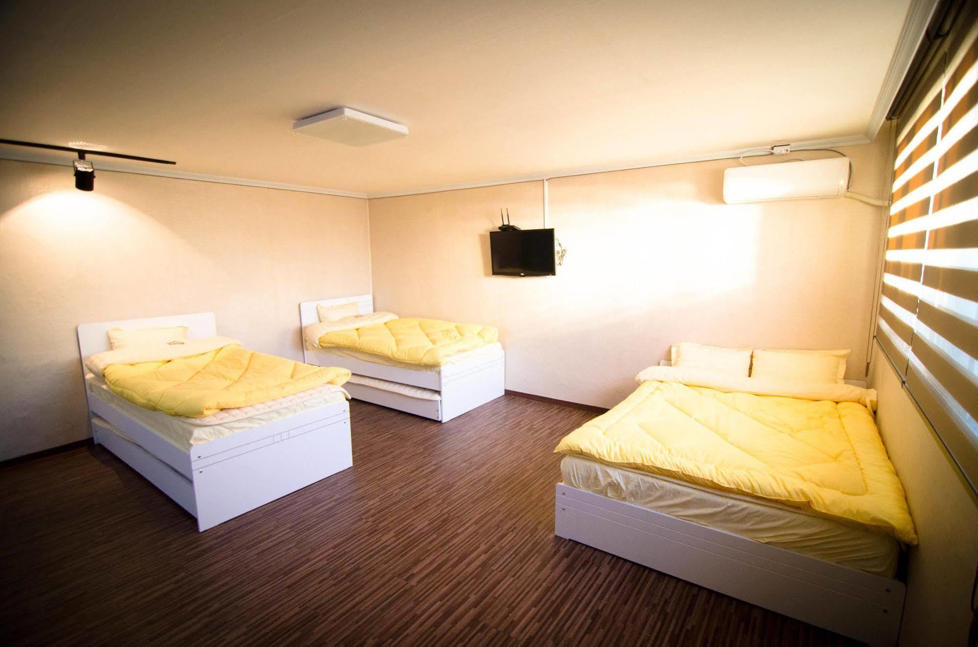 Yakorea Hostel Hongdae Seul Exterior foto