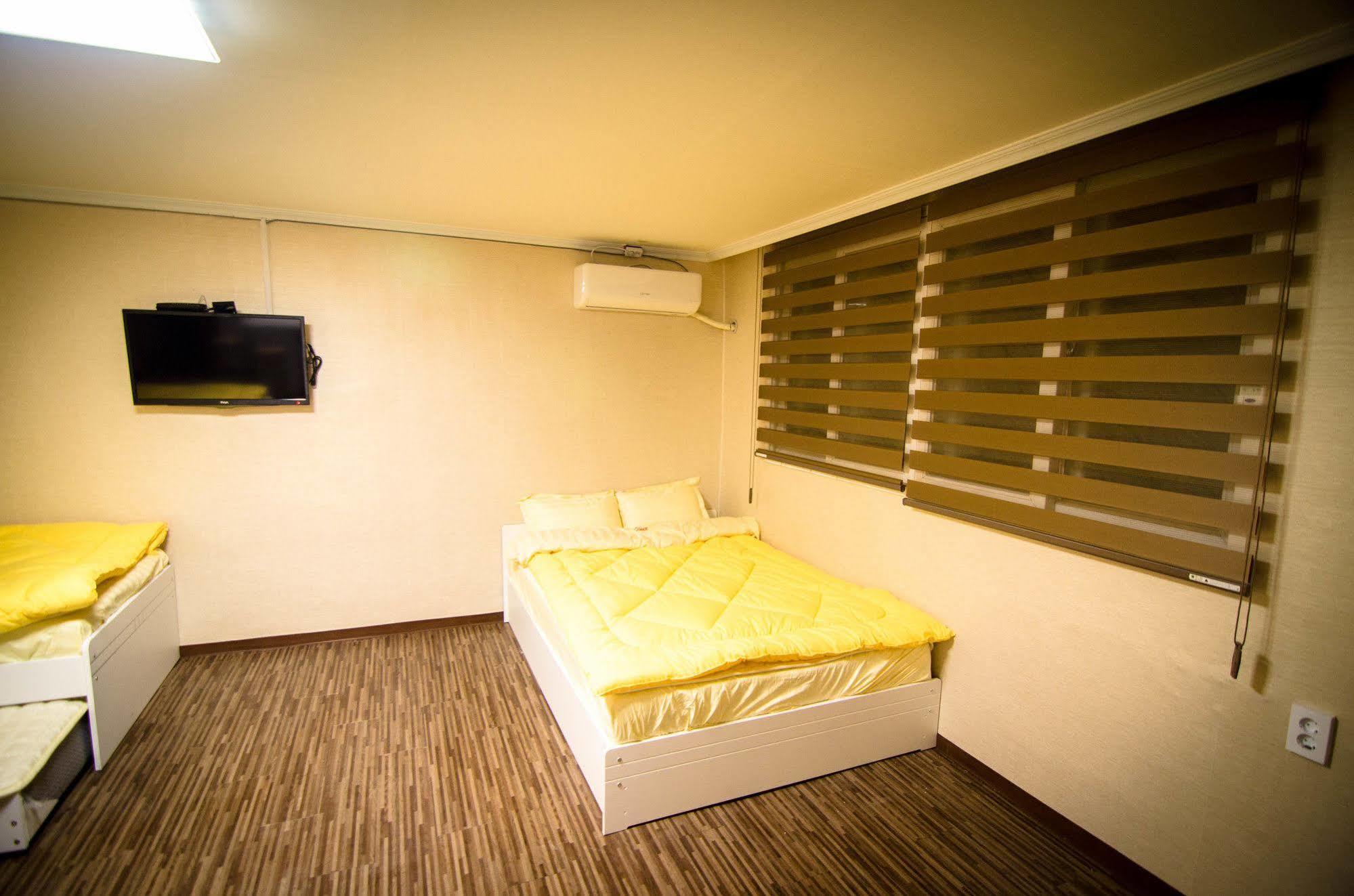 Yakorea Hostel Hongdae Seul Exterior foto