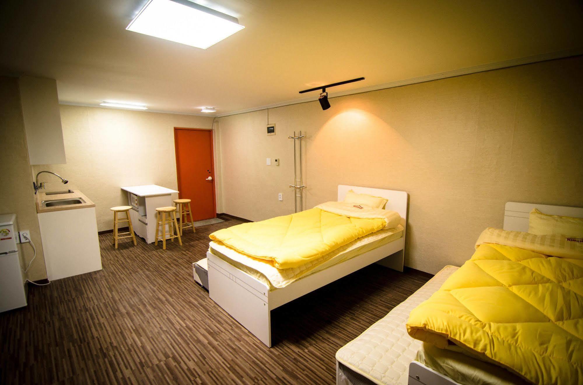 Yakorea Hostel Hongdae Seul Exterior foto